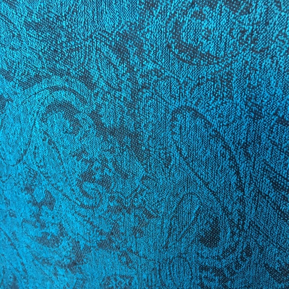 Paisley pattern cotton blend shawl - Picture 4 of 4